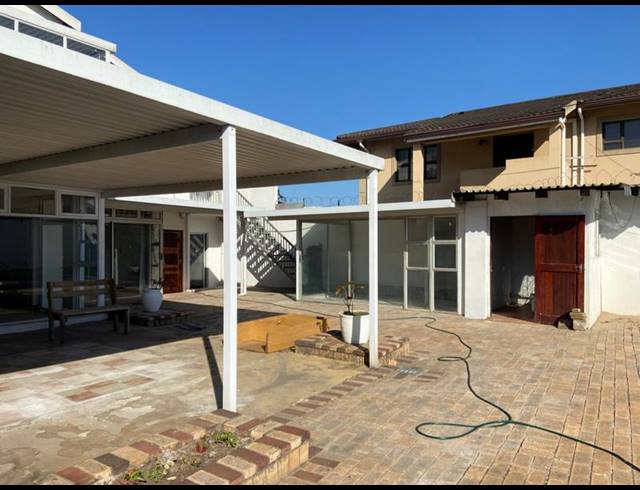 8 BEDROOM HOUSE FOR SALE IN SYDENHAM